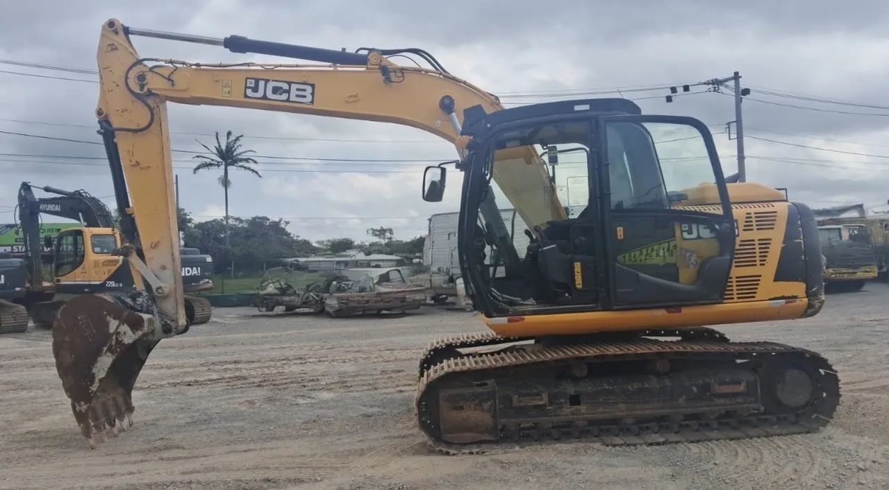 Escavadeira JCB JS130 LC ano 2021 com 3260 horas, em São Paulo  - Foto 6