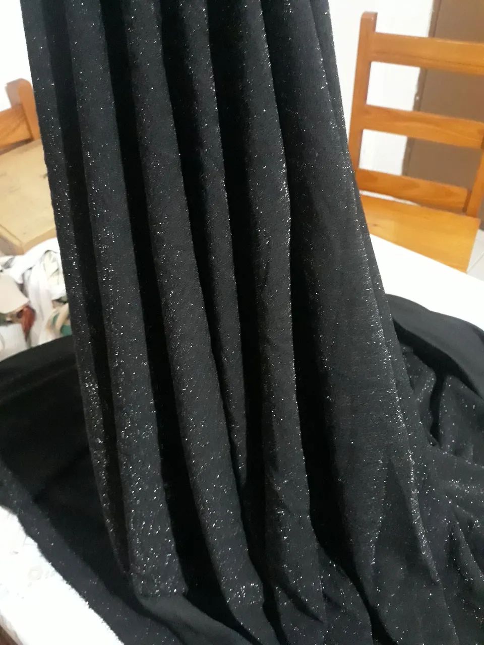 Tecido preto com brilho  - Foto 4