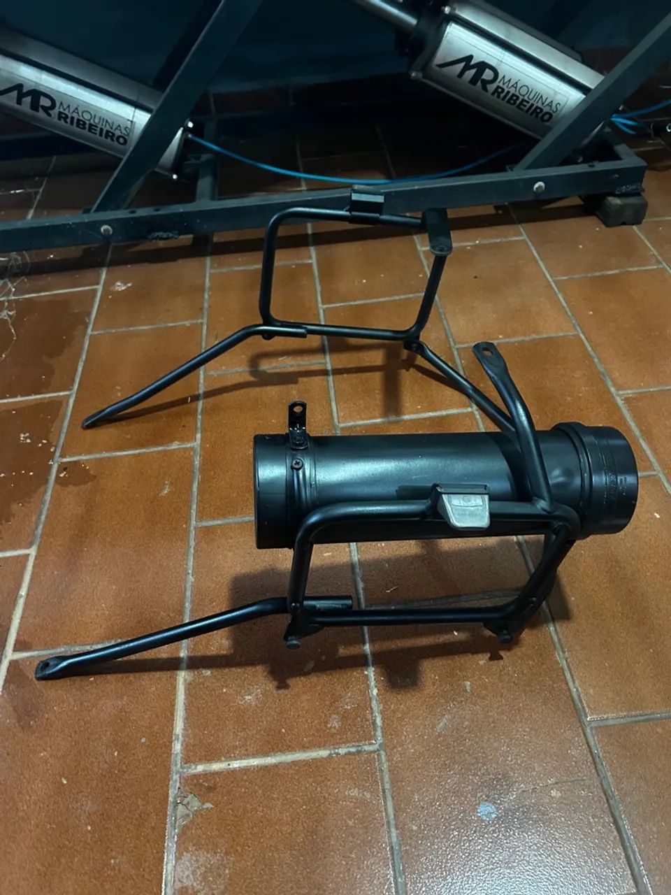 Bagageiro Lateral Givi para Lander 250 - Foto 2