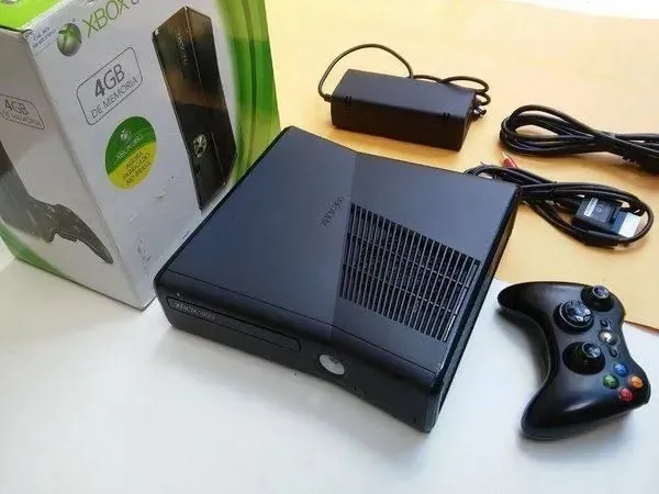 Xbox 360 Slim Completo 4 Controles (Parcelo)
