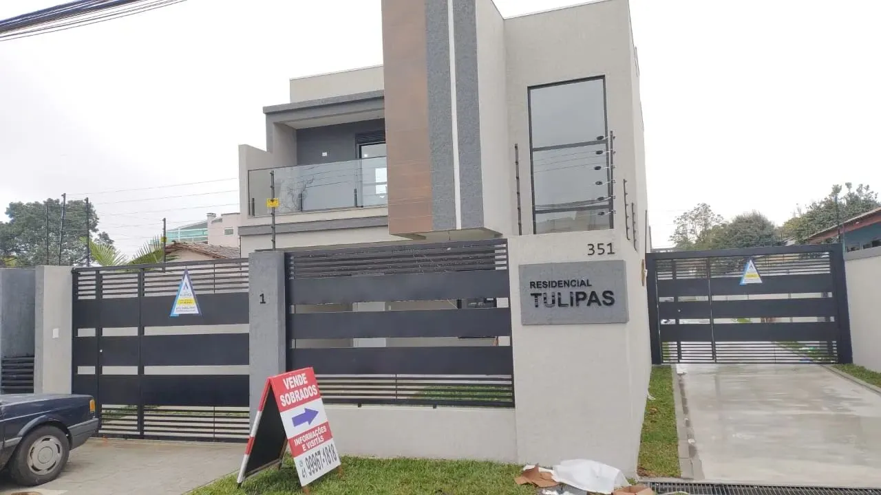 Sobrado com 150m²; 03 suites no Portão - Curitiba - PR