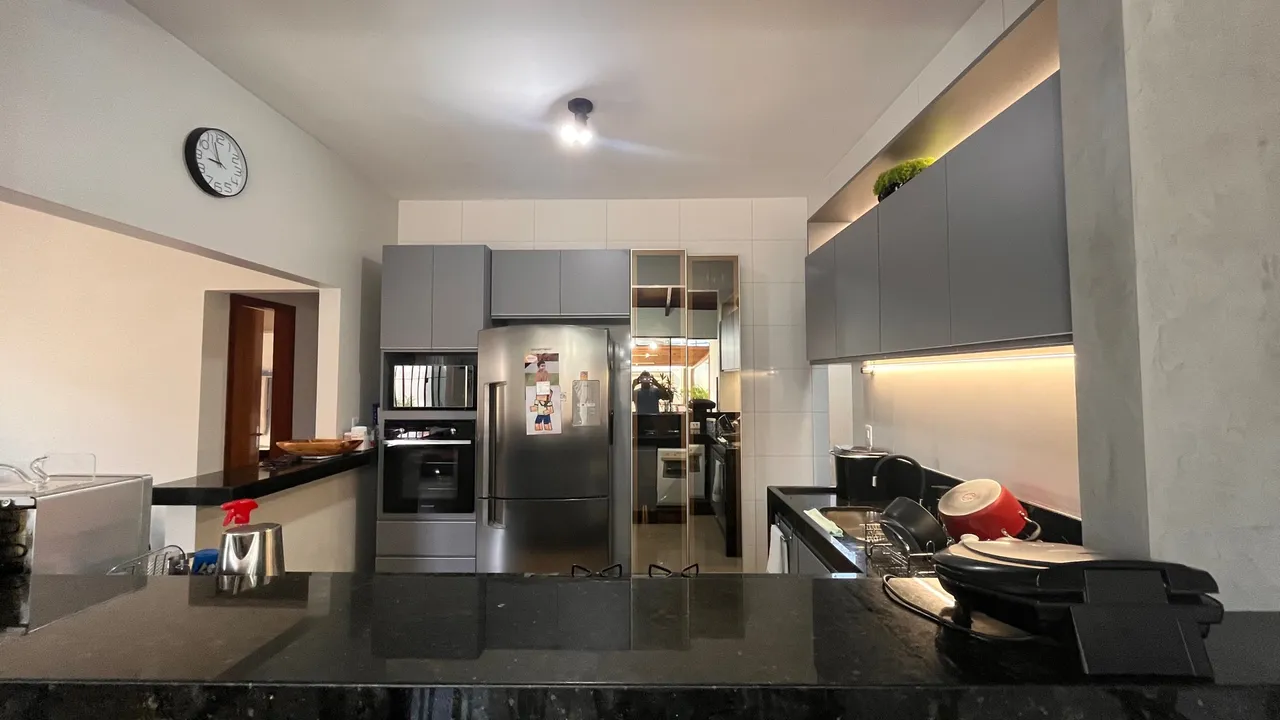 Casa 3/4 sendo uma suíte 106 norte