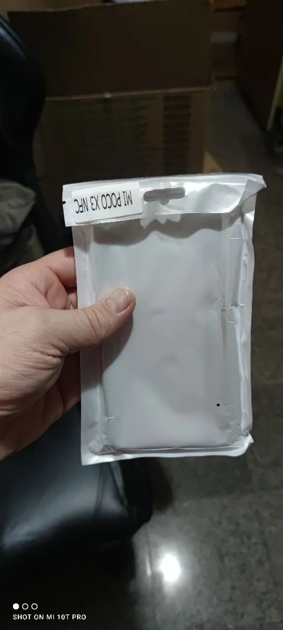 Capa de proteção preta para celular com suporte - Foto 2