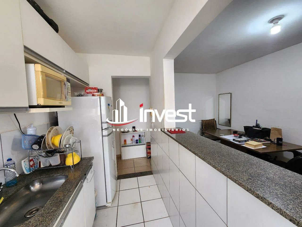 Oportunidade apartamento dois dormitórios bairro Mercês - Foto 2
