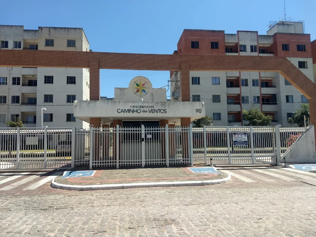 Alugo apartamento condomínio Caminho dos Ventos