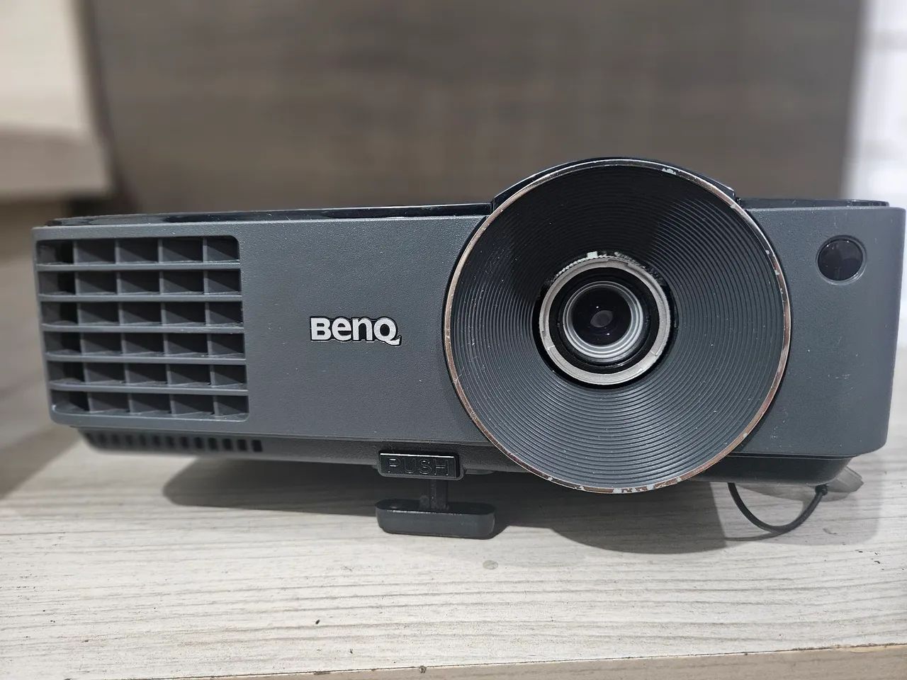 Projetor para Filmes/Apresentações Benq MS502 100-240V 