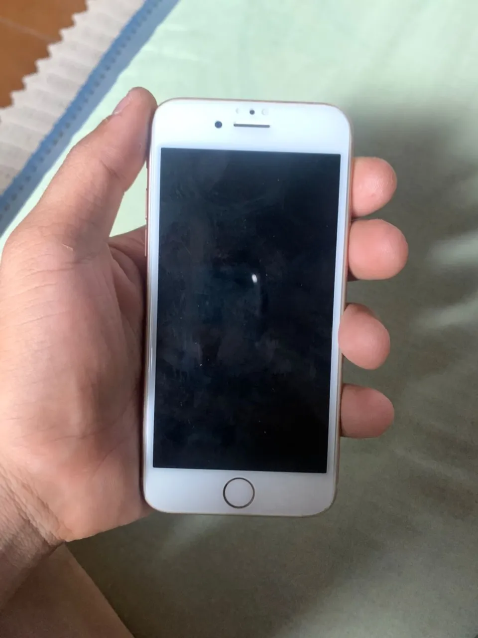 IPHONE 8