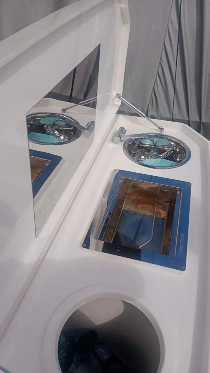 TRITON 300 SPORT + MONTAGEM DE SÉRIE + MERCRUISER 6.2L 300HP + ACESSÓRIOS - Foto 9