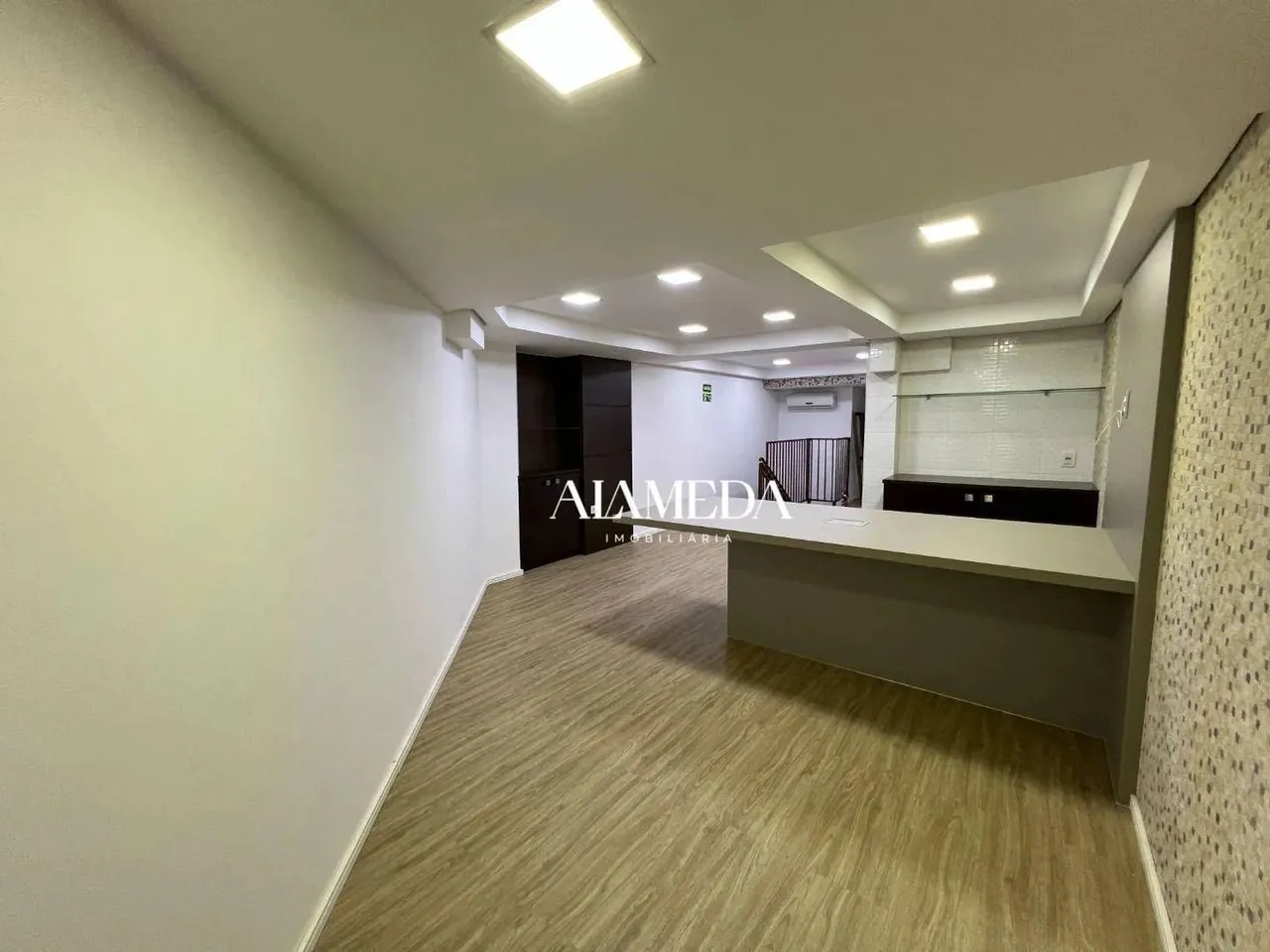 Sala Comercial com Mezanino à venda no Centro de Londrina, 70 m² por R$ 250.000 - Centro -