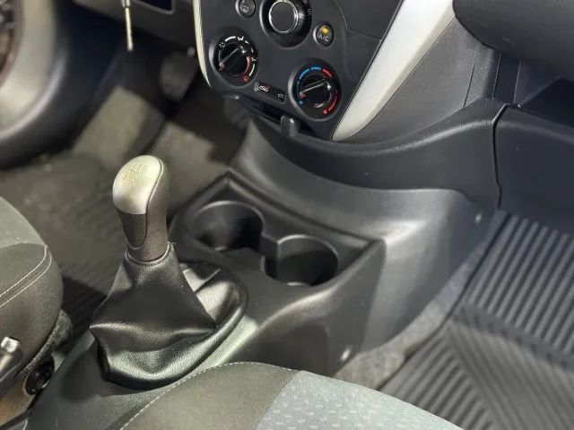 Nissan Versa SL 1.6 16V Flexstart 4P Mec. 2016 - Foto 12
