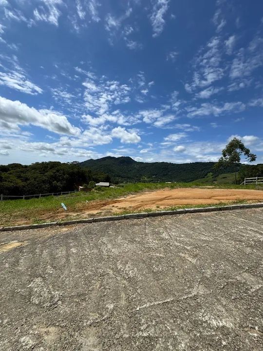 Vende-se terreno no braço de Camboriú 