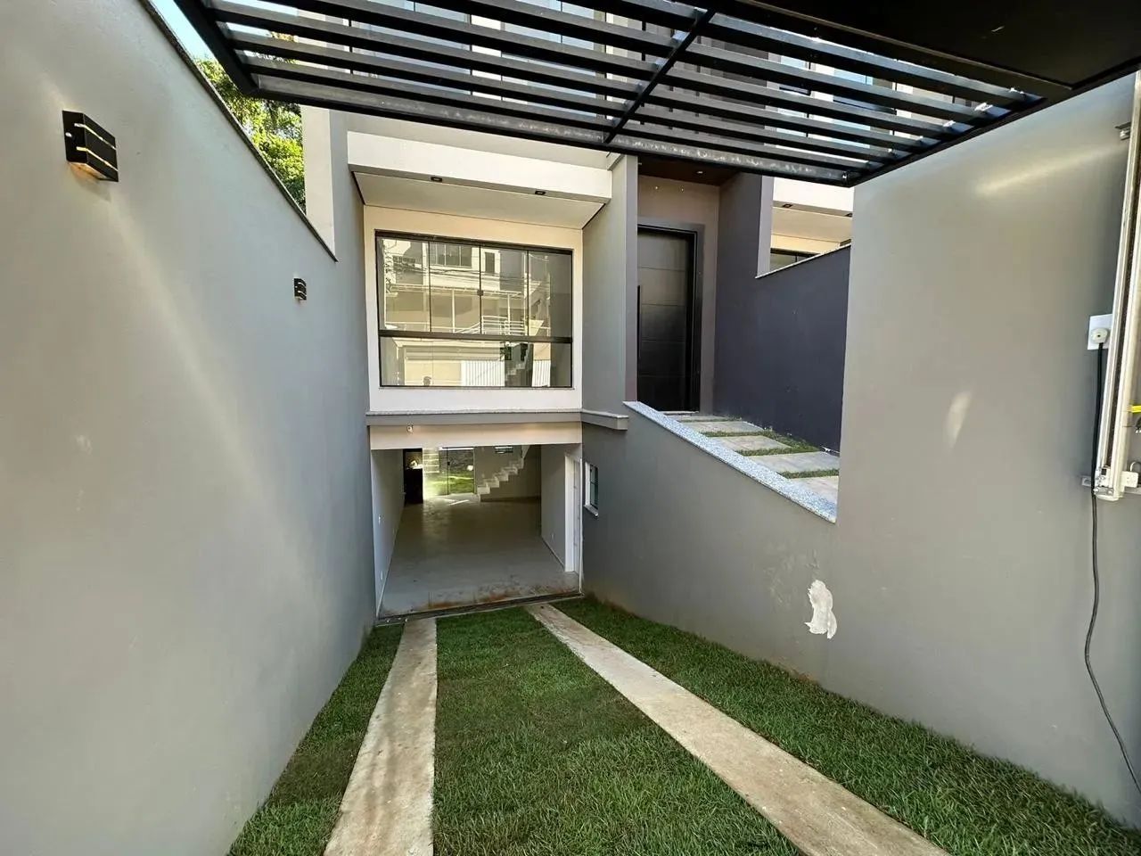 Vendo Lindo Sobrado 03 Quartos, e Piscina, Bairro Água Verde - Blumenau - Foto 2
