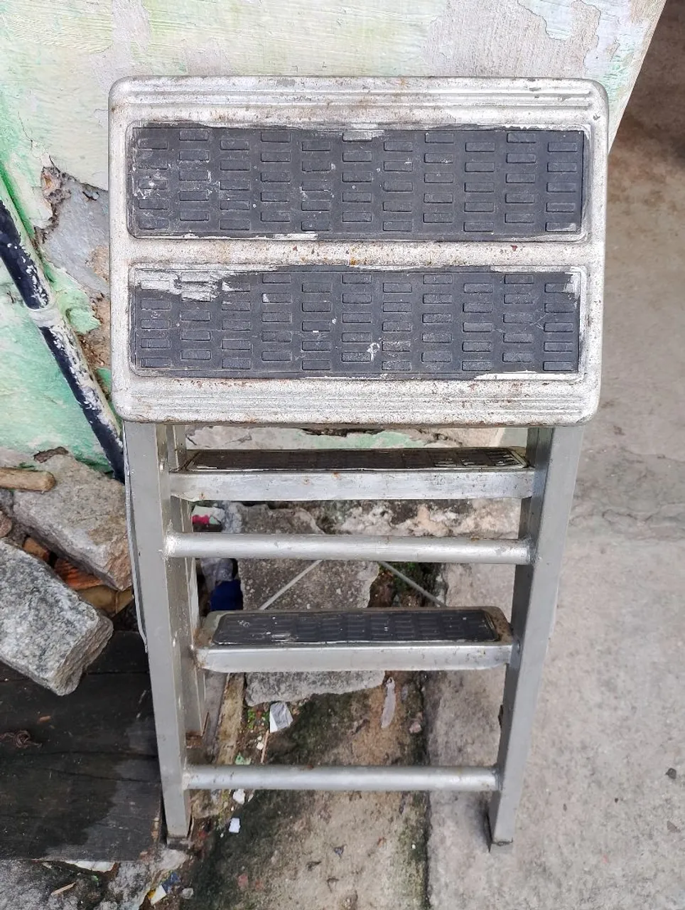 Escada de alumínio 3 degraus