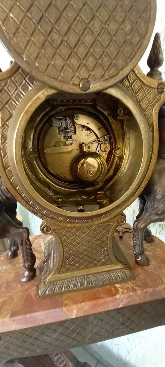 Relogio Imperial Antigo Bronze e Marmore máquina a corda funcionando perfeito - Foto 6