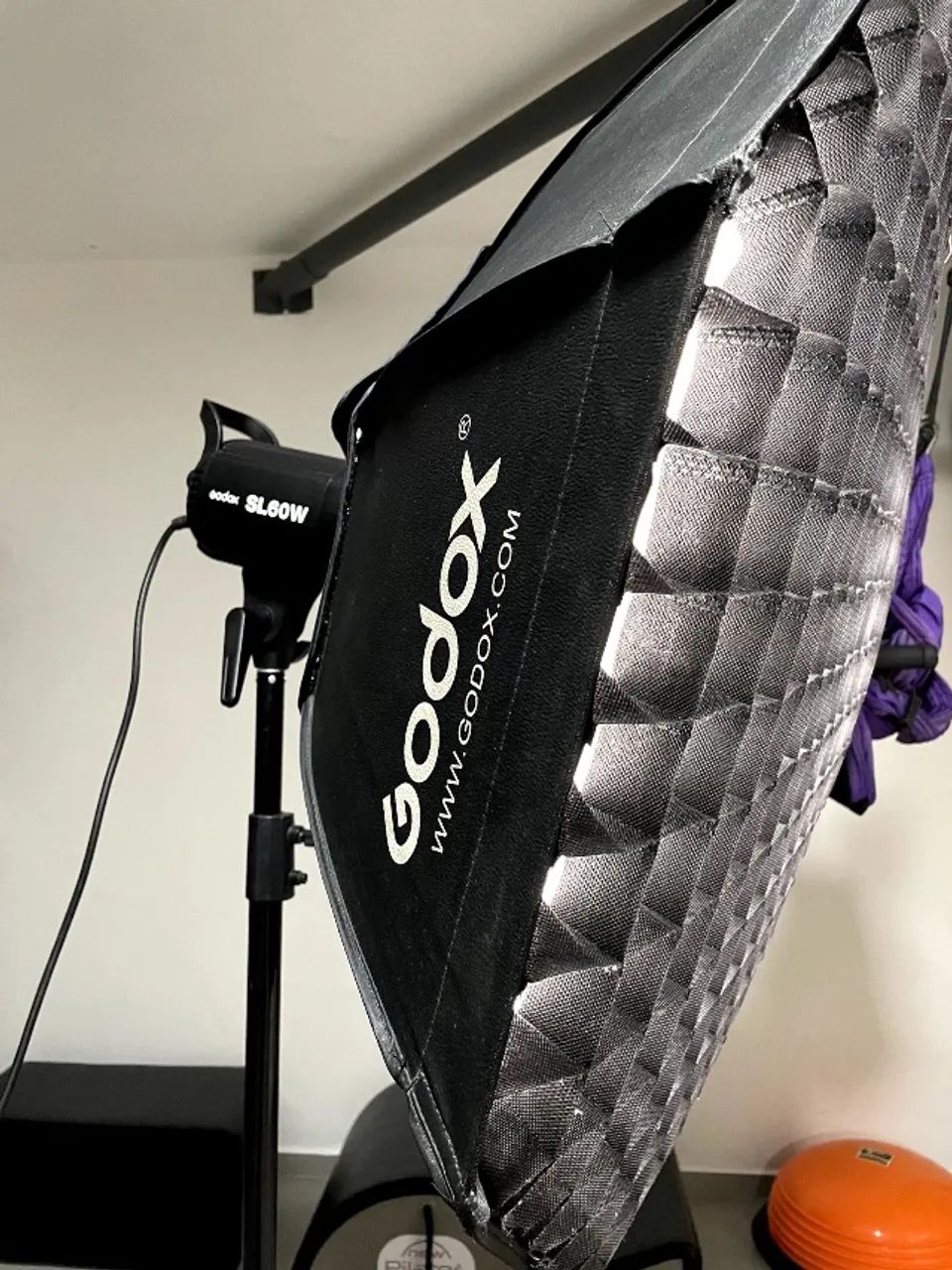 Kit Iluminador Led Godox Sl60 Com Octabox 95 Grid E Tripé