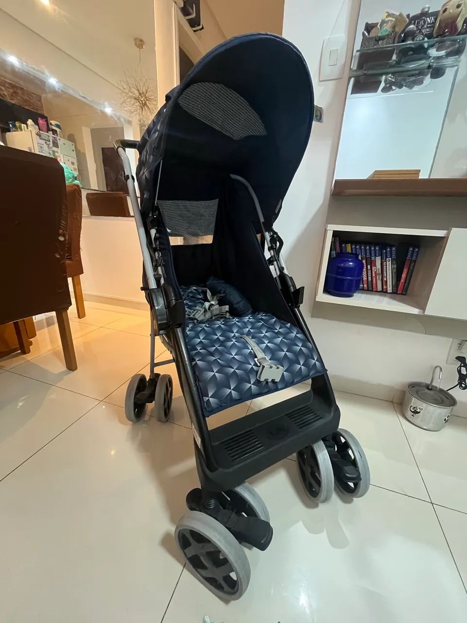 Carrinho de bebê com bebê conforto - Foto 3