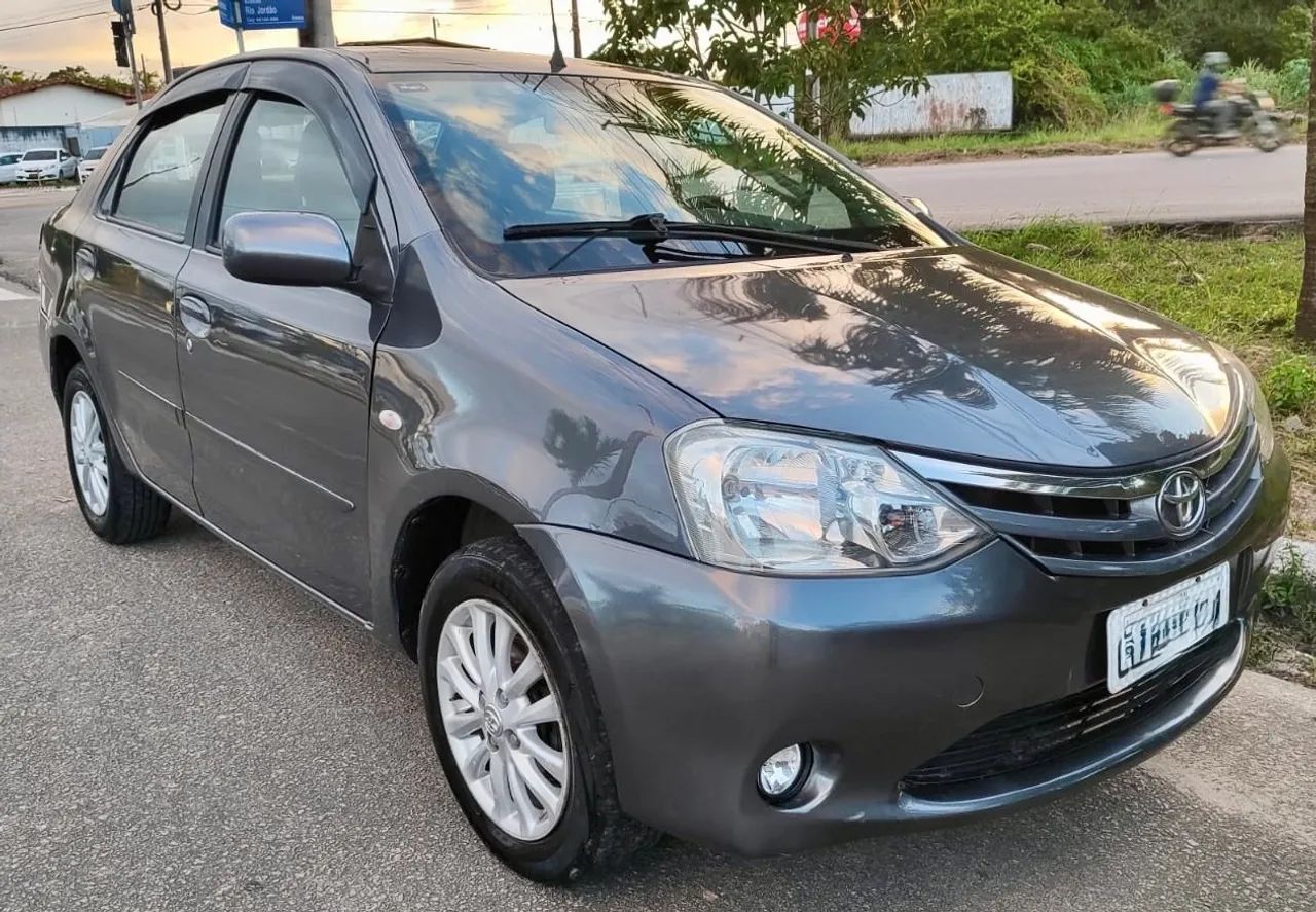 Toyota Etios ETIOS XLS Sedan 1.5 Flex 16V 4p Mec. 2013