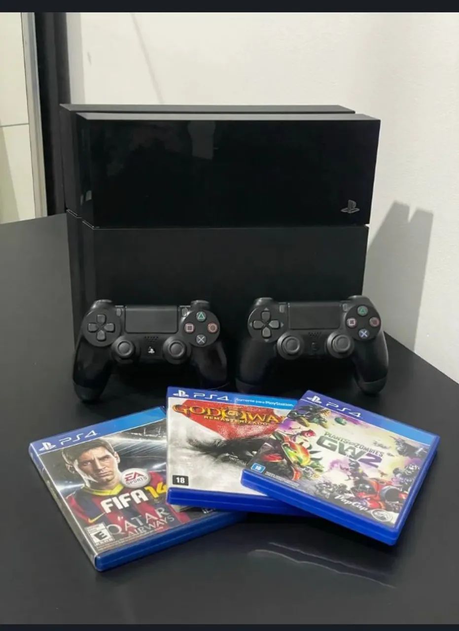 PS4 3 jogos + 2 controles 