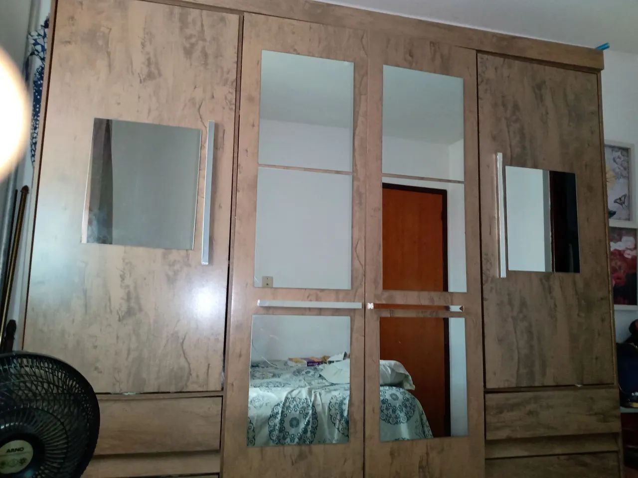 Guarda roupa 4 portas e 6 gavetas em bom estado. - Foto 2