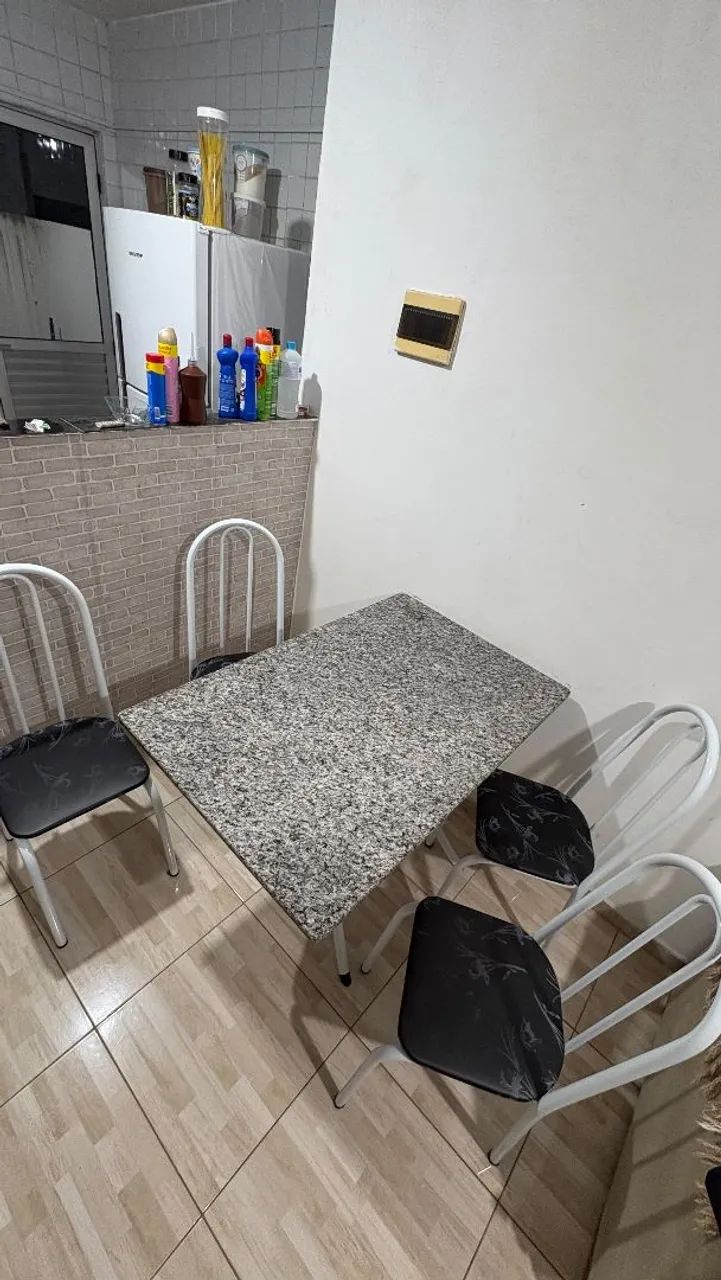 Kit Mesa Retangular com 4 cadeiras