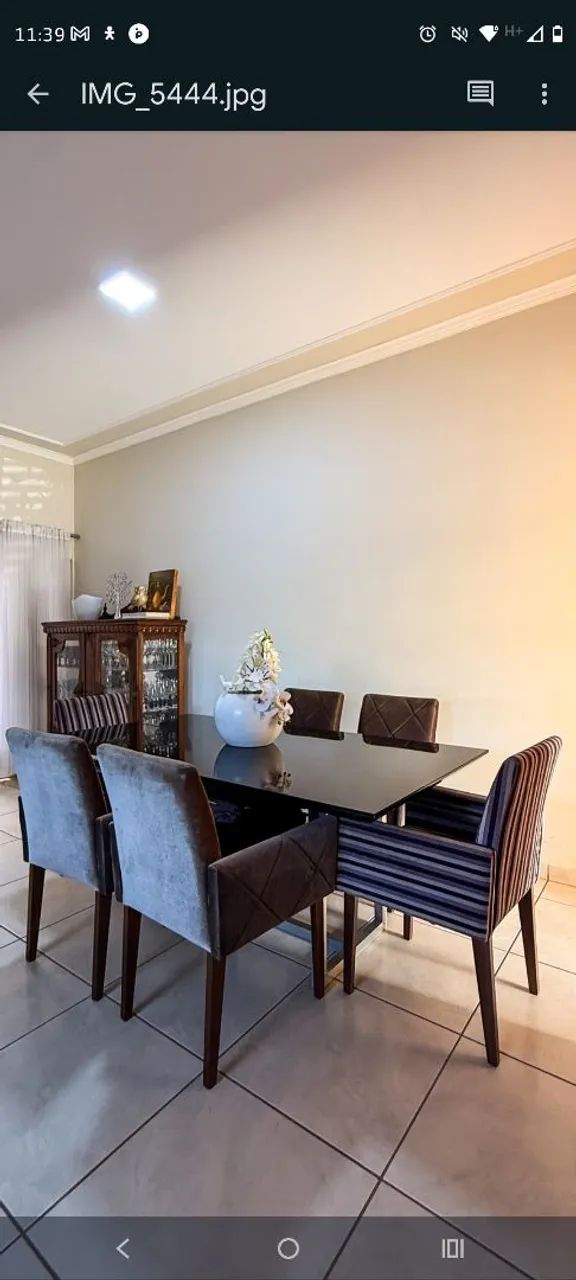 Mesa de jantar com 6 cadeiras 