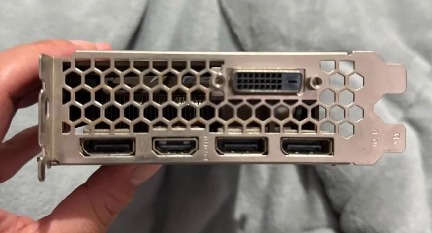 Placa de Vídeo GTX 1070 Ti PNY Dual - 8GB GDDR5 - Foto 4