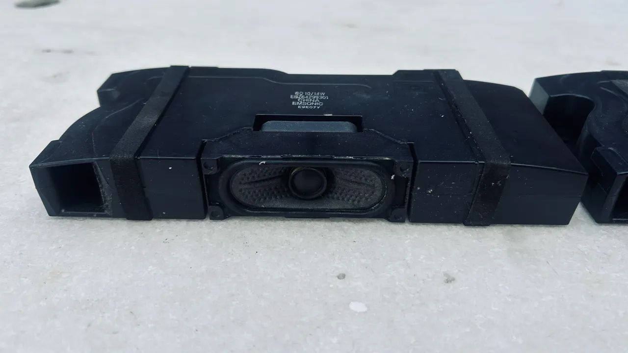 Par de auto falantes da Tv Lg 65 Polegadas - Foto 4