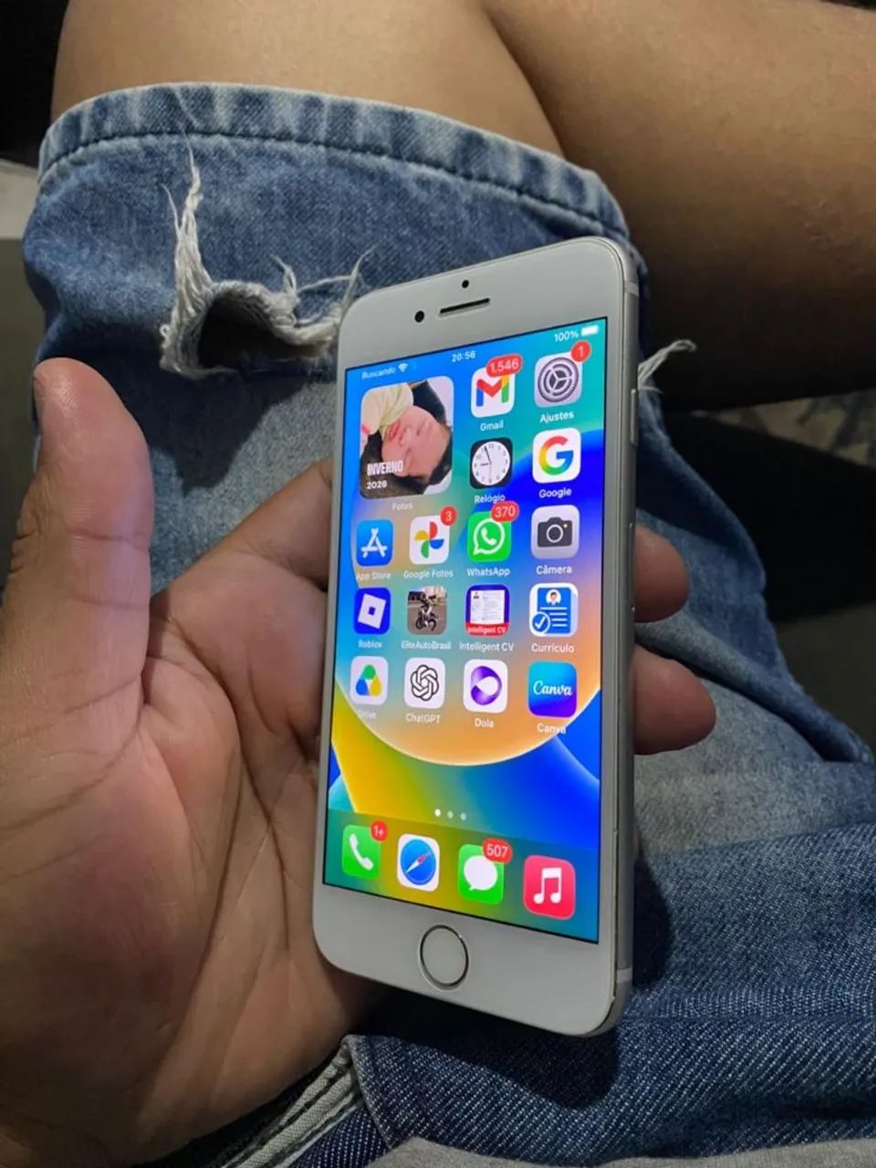 iPhone 8. 256