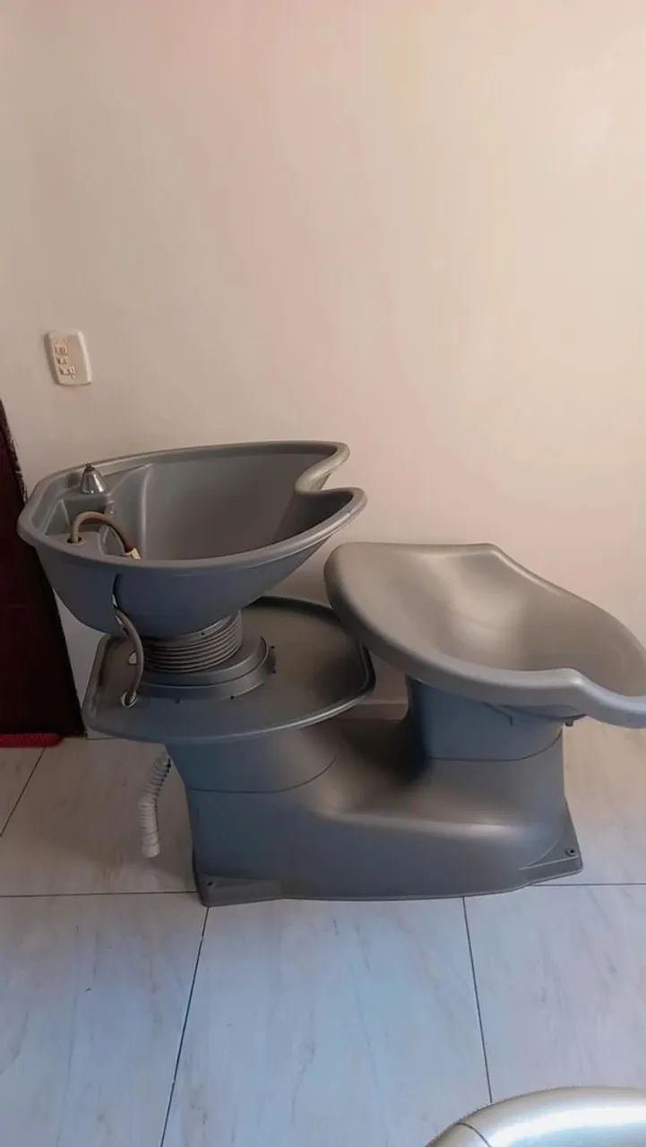 Vendo Lavatório DOMPEL  (usado em bom estado)