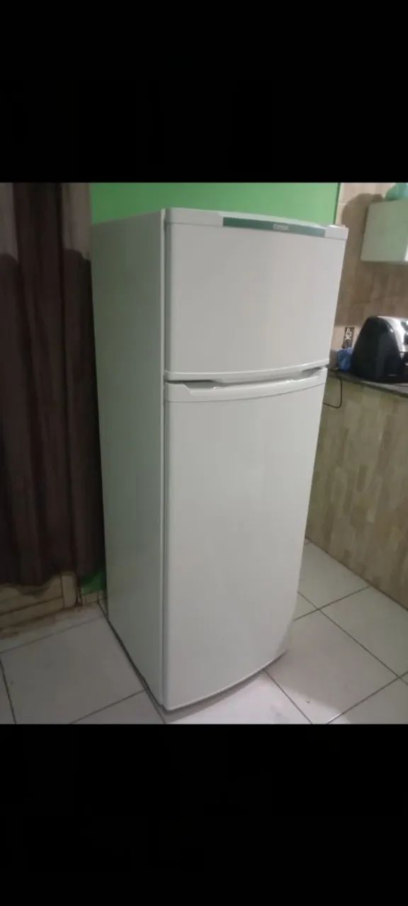 Geladeira Consul dúplex funcionando perfeitamente bem 