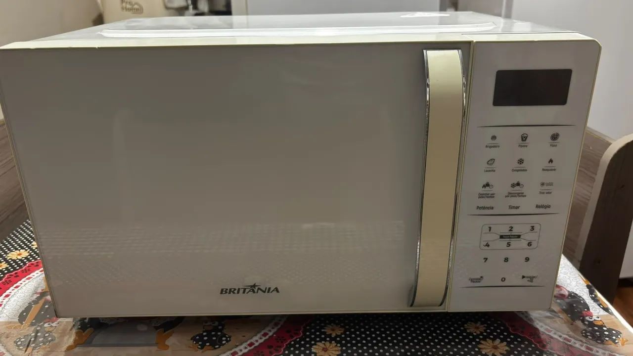 Microondas Britânia Branco 