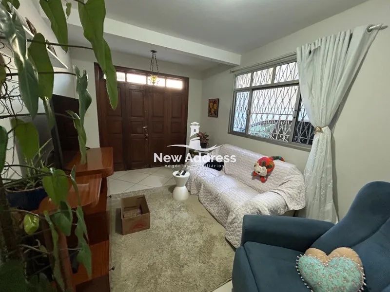 Casa com quintal e ponto comercial independente, 3 quartos (1 suíte) e kitnet nos fundos.  - Foto 3