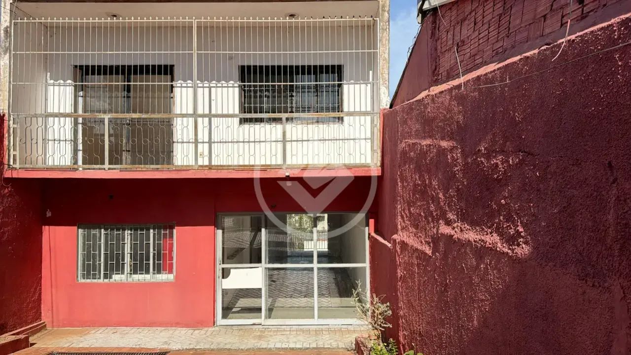 CASA EM EXCELENTE PONTO COMERCIAL PODE SER PARA MORADIA codigo: 352793