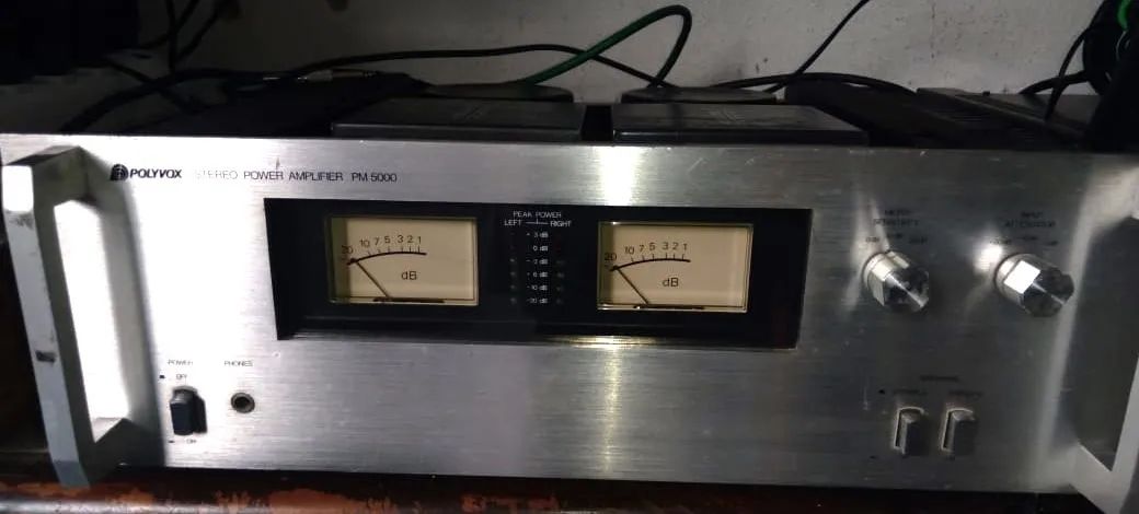Amplificador Polyvox PM 5000