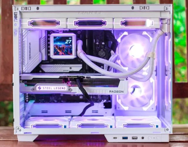 i5 13400F - 32GB - RX 9060XT - Foto 3