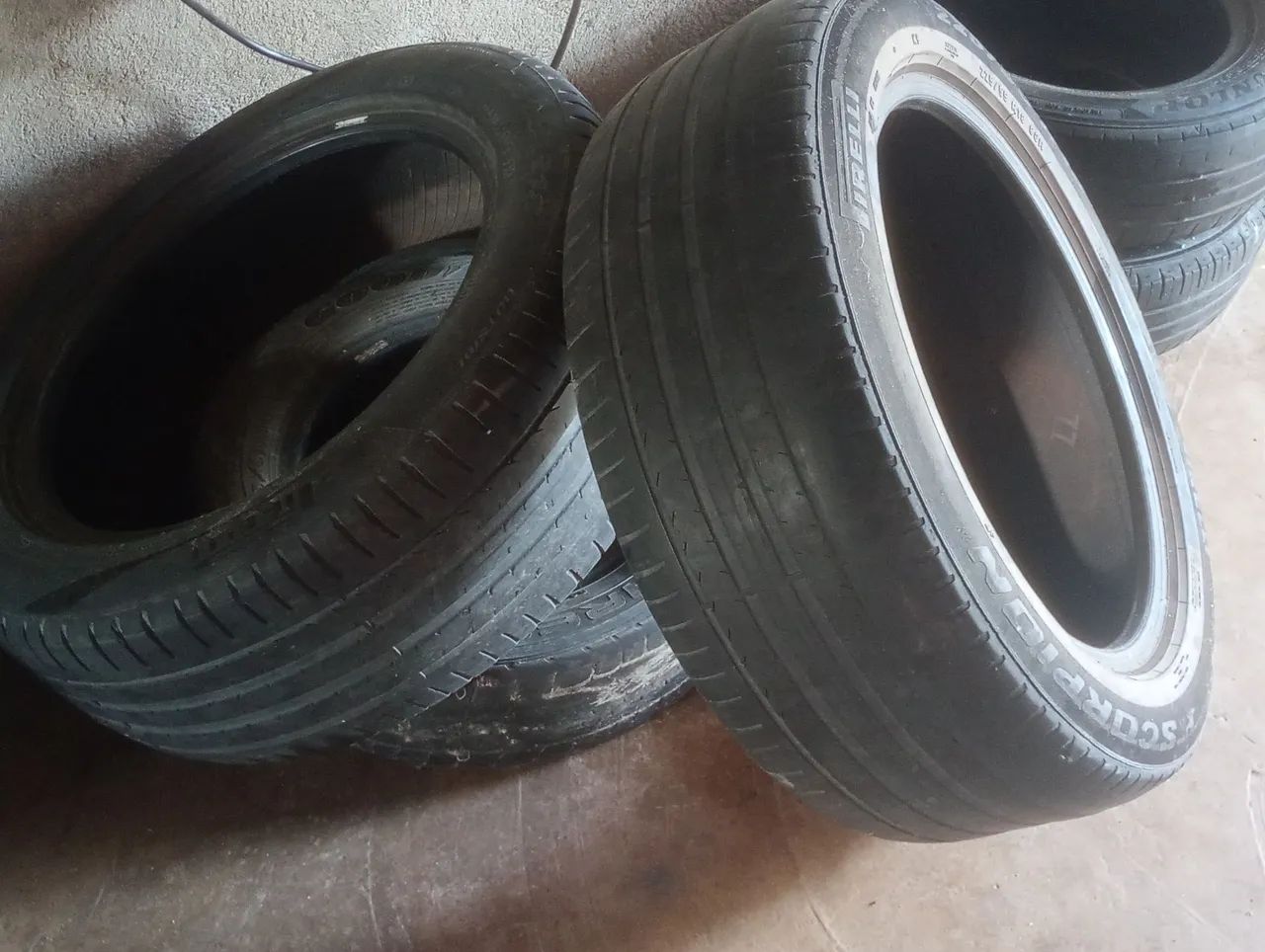 Pneus aro 17 em ótimo estado 