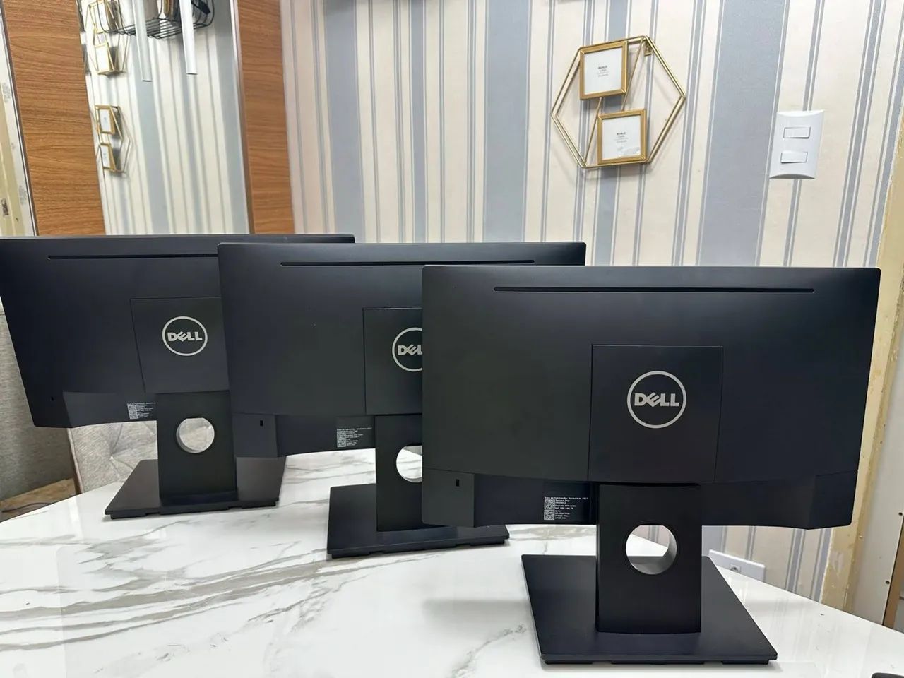 Monitor Dell E1916H - Foto 3