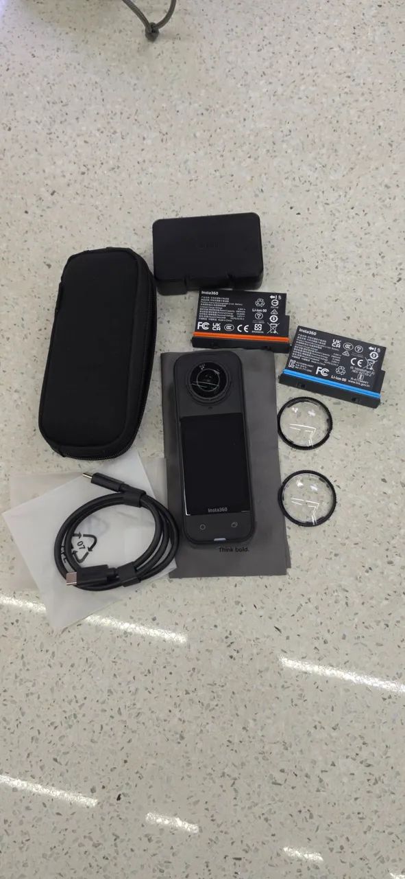 Insta360 X5 - Foto 4