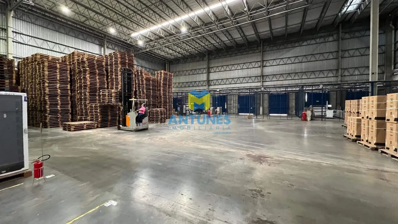 Alugue Galpão em Condomínio Logistico com 12.000m², doca e pé direito de 12m - Foto 4