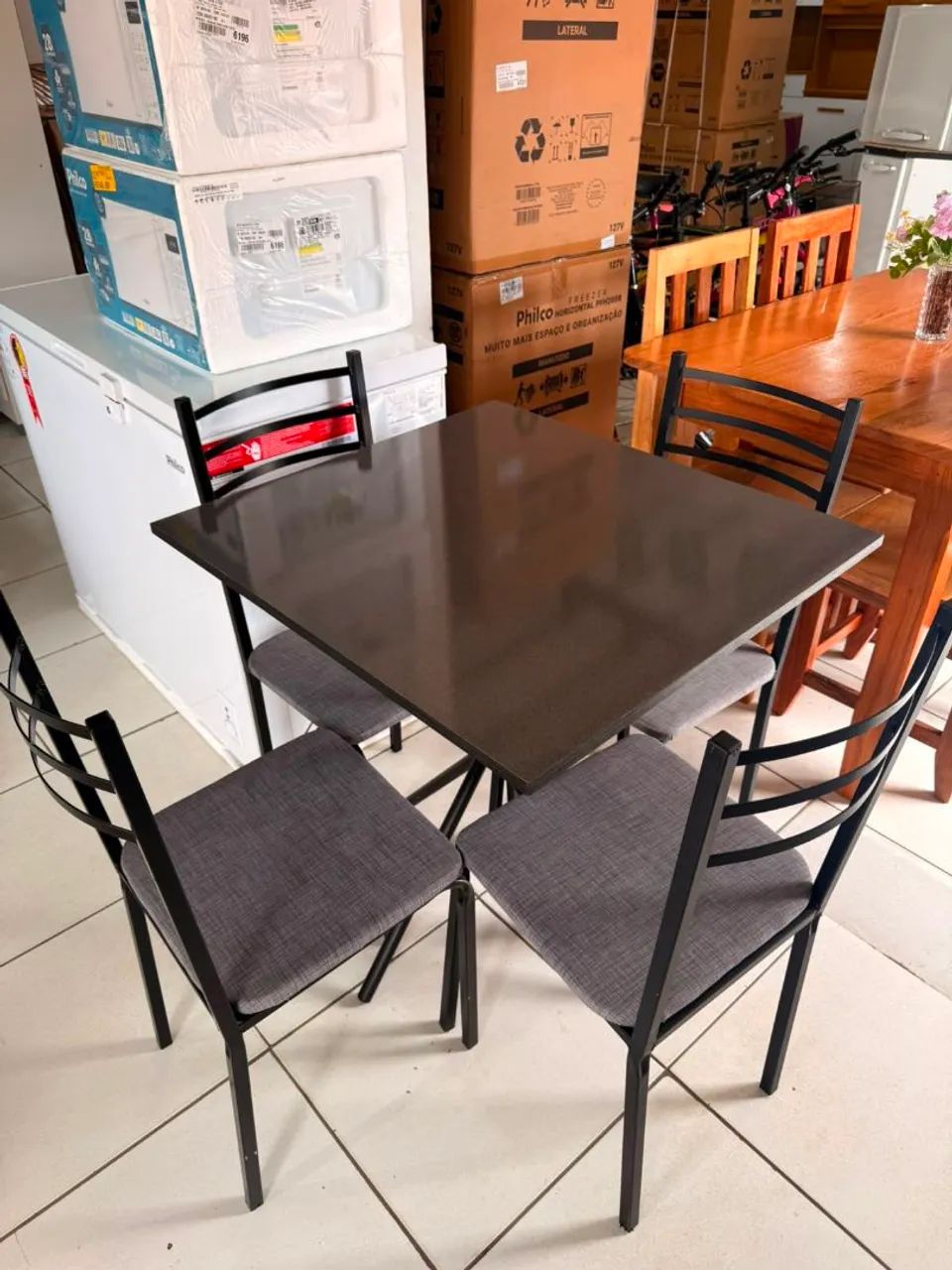 Mesas com 4 cadeiras R$799,00 - Foto 3