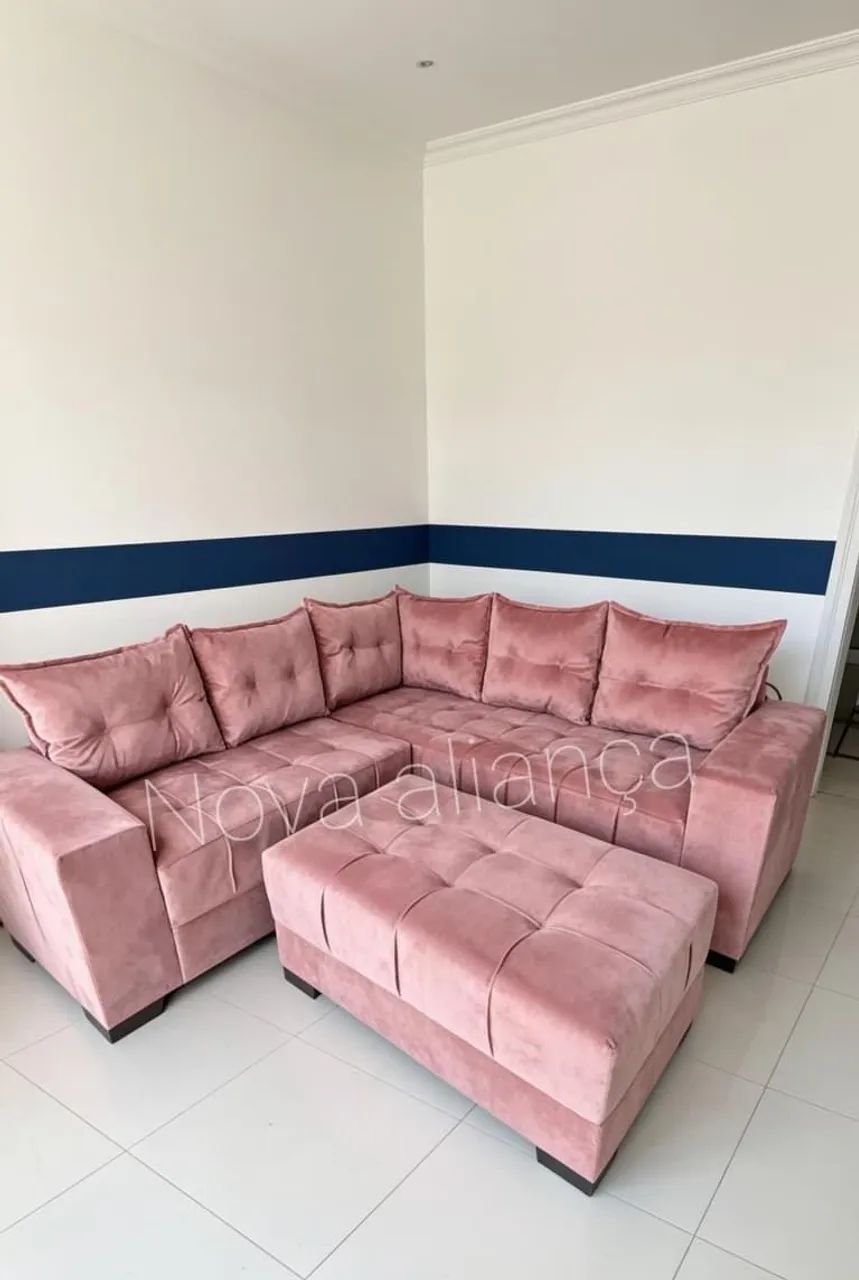Sofá em L super em alta vai um puff de brinde 