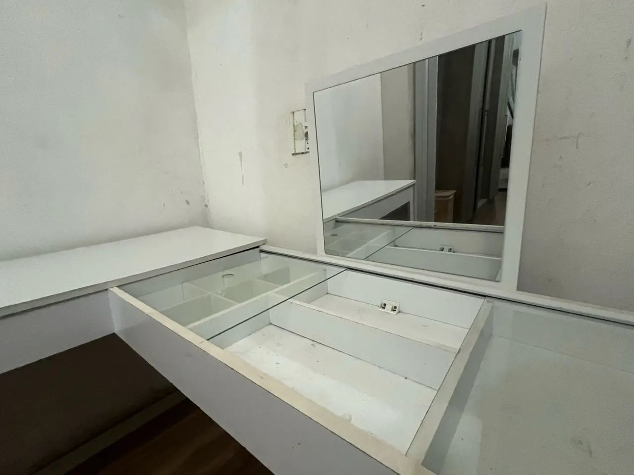 Escrivaninha com penteadeira em L - Foto 3