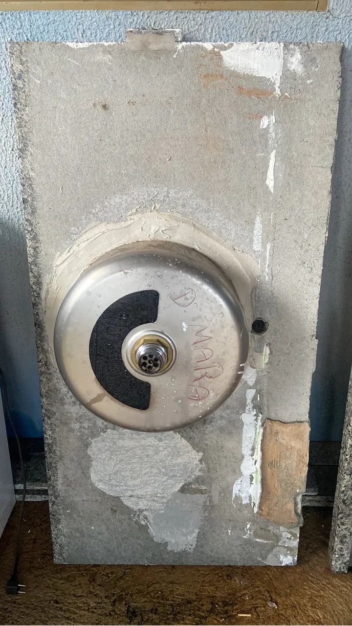 Duas pias de mármore mais bancada de 2,00cm com todos os acabamentos  ?VALOR A NEGOCIAR ? - Foto 4