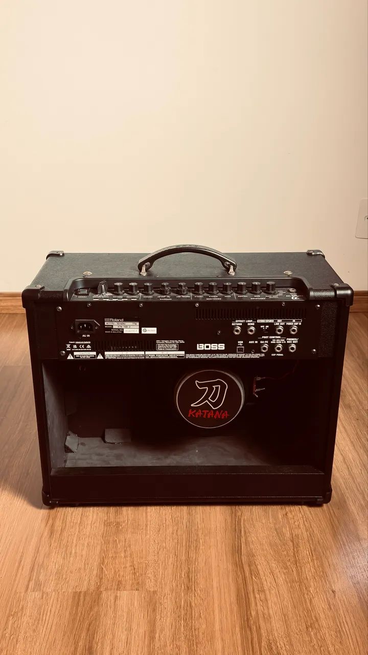 Boss Katana 100 MK2 + Footswitch GA-FC-EX (versão expandida) +