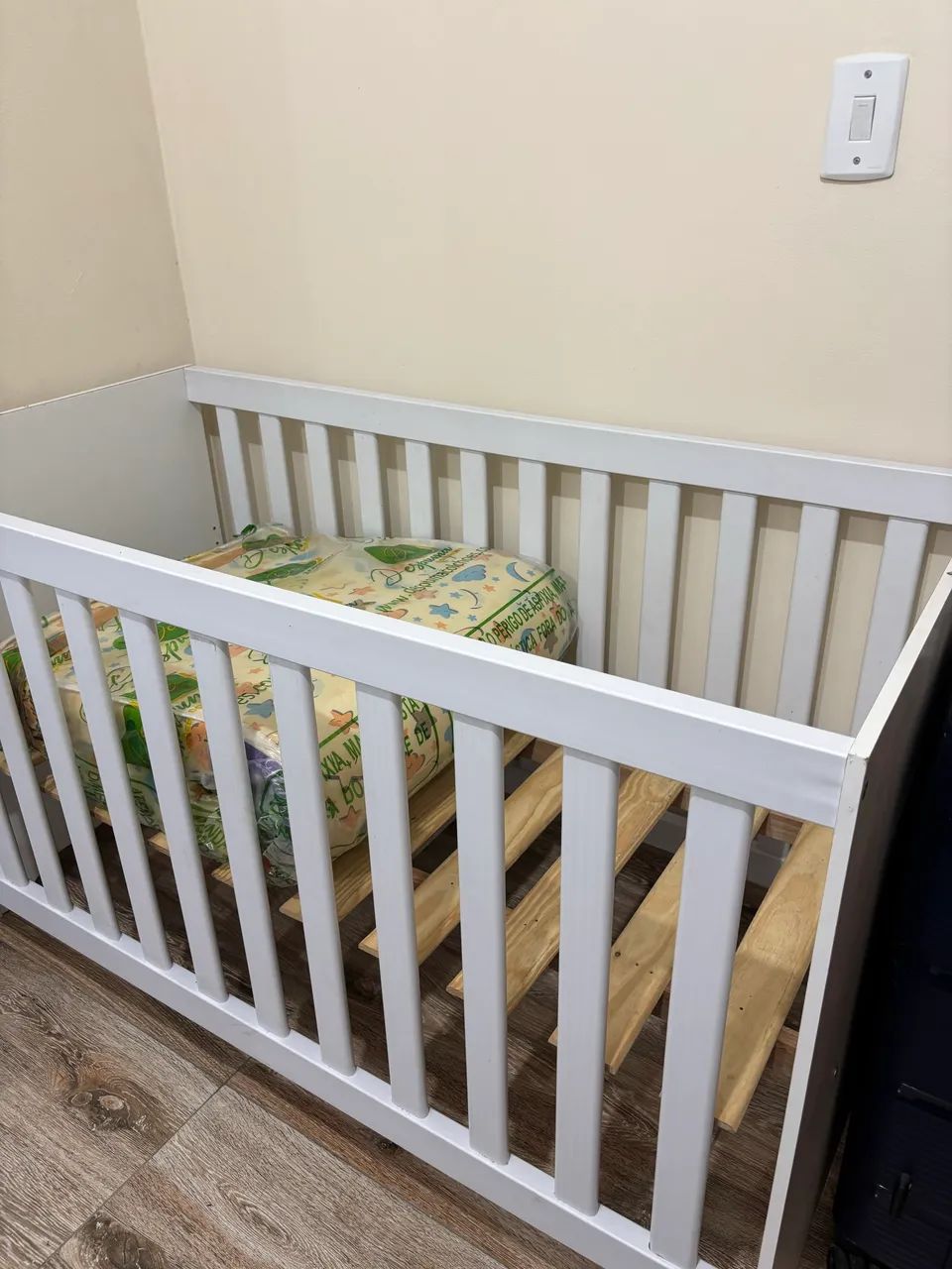 Berço que vira cama e acompanha colchão novo - Foto 4