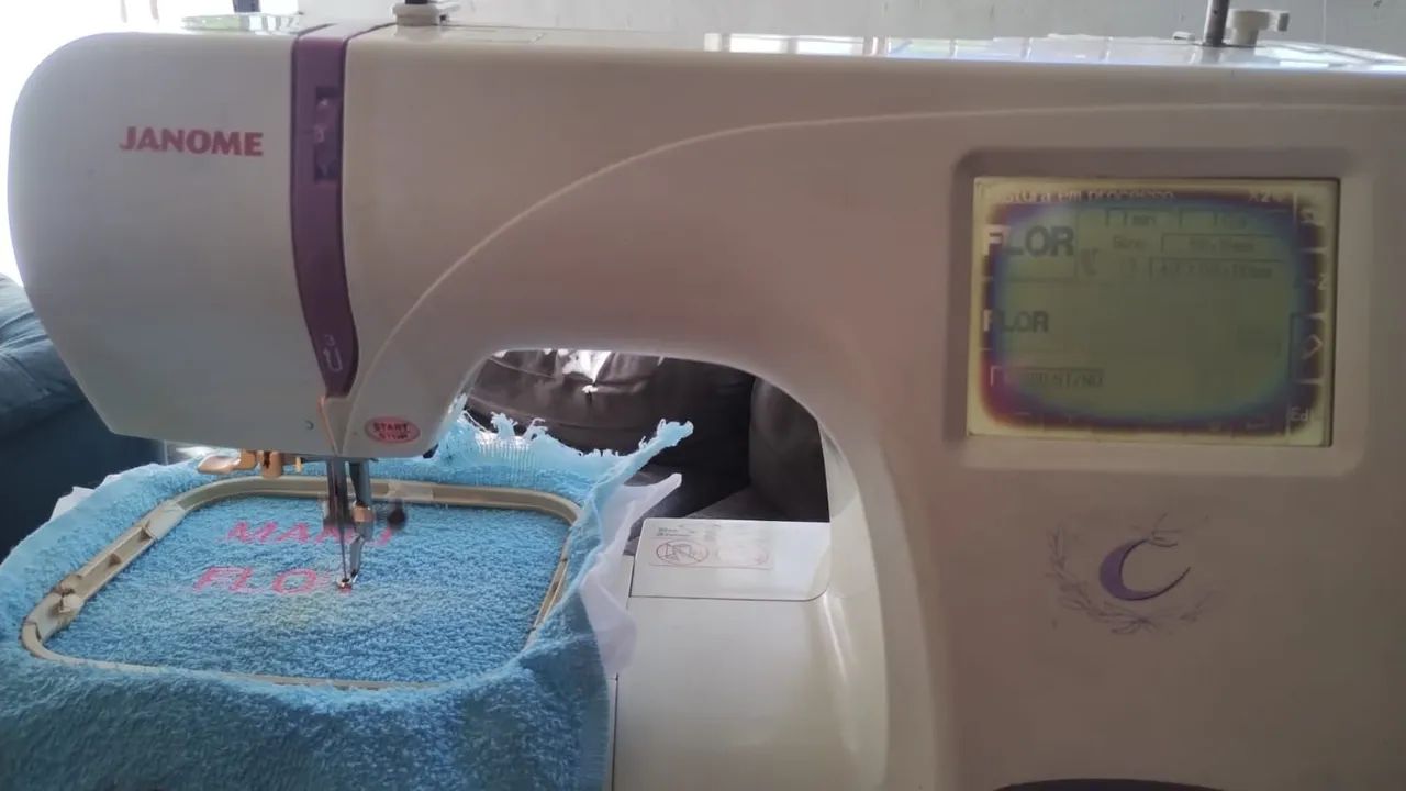 máquina de bordar Janome 300E - Foto 2