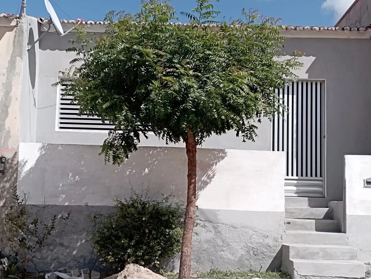 VENDE - SE CASA NO CENTRO DE POÇO REDONDO 