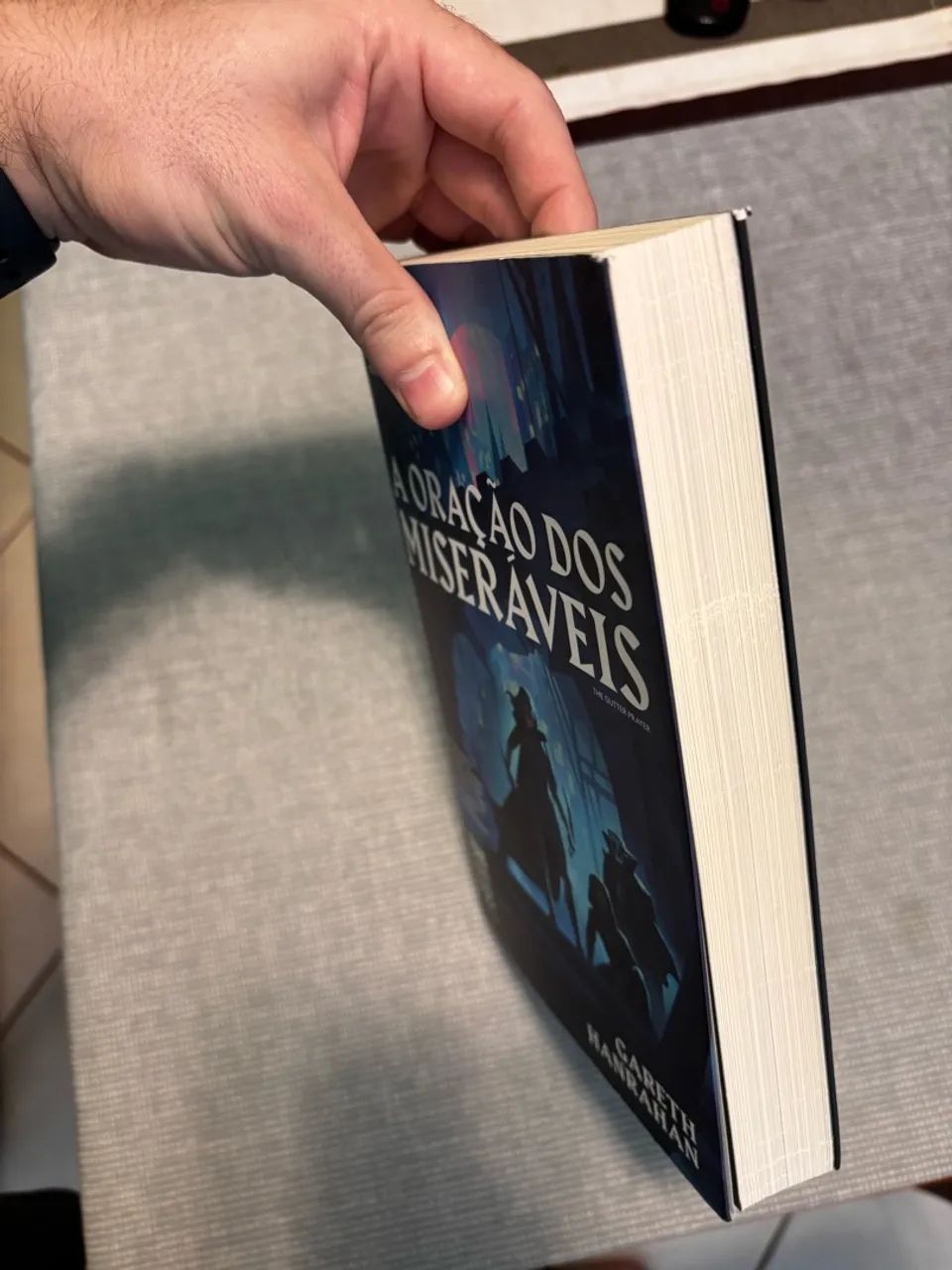 Livro a oração dos miseráveis  - Foto 4