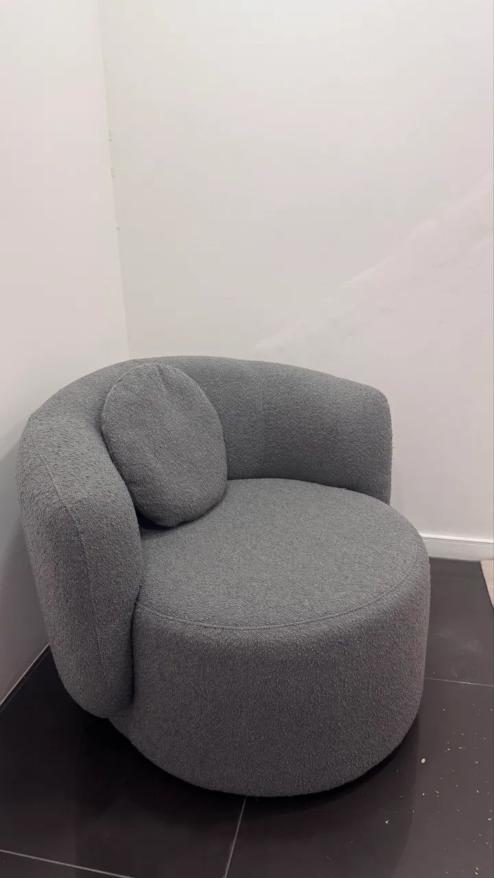 Poltrona Boucle TokStok cinza perfeito 