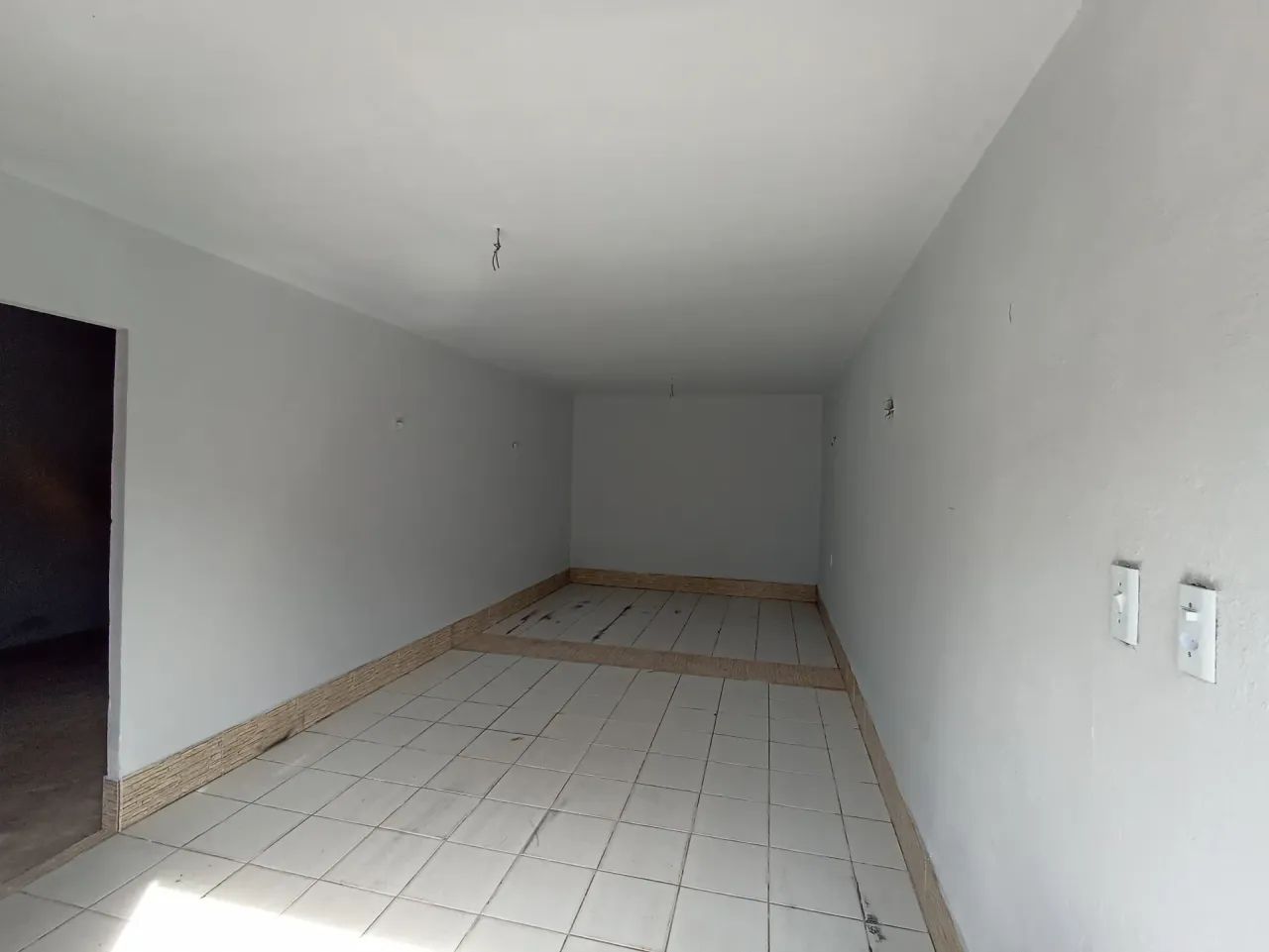 Ponto comercial/Loja/Box para aluguel possui 72 metros quadrados com 2 quartos - Foto 2
